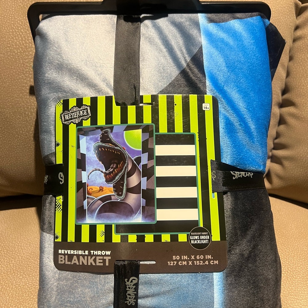 NWT BeetleJuice Sandworm Reversible Fleece Blanket